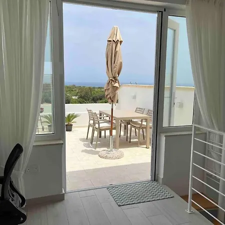 Brand New 3-Level Sea View Apartment Near Beach Il-Pergla Exterior photo
