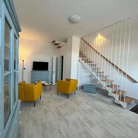 Brand New 3-Level Sea View Apartment Near Beach Il-Pergla Exterior photo