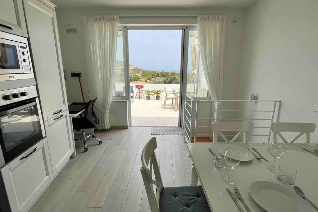 Apartment Brand New 3-level Sea View Near Beach